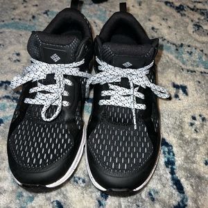 Womens Columbia tennis shoes size 8